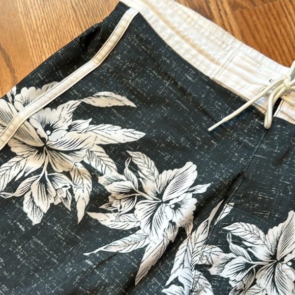 ☀️❤️5/$13 Mens board shorts - Picture 2 of 4